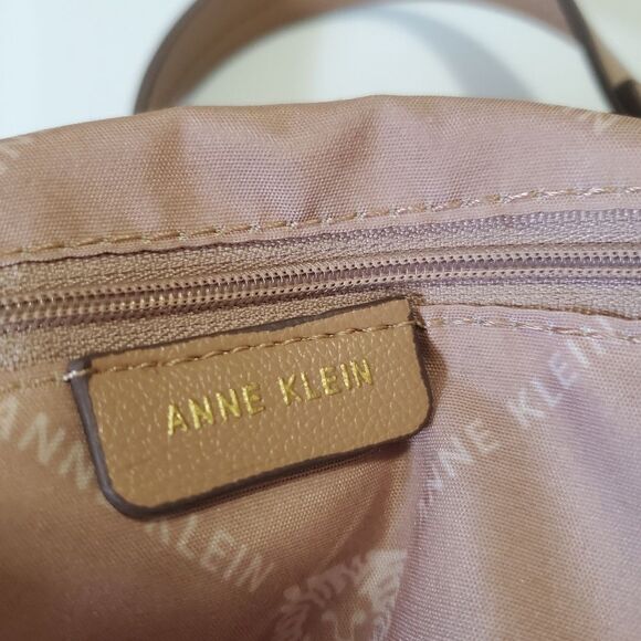 Anne Klein cinch strap shoulder bag beige tan excellent used once - Picture 8 of 12